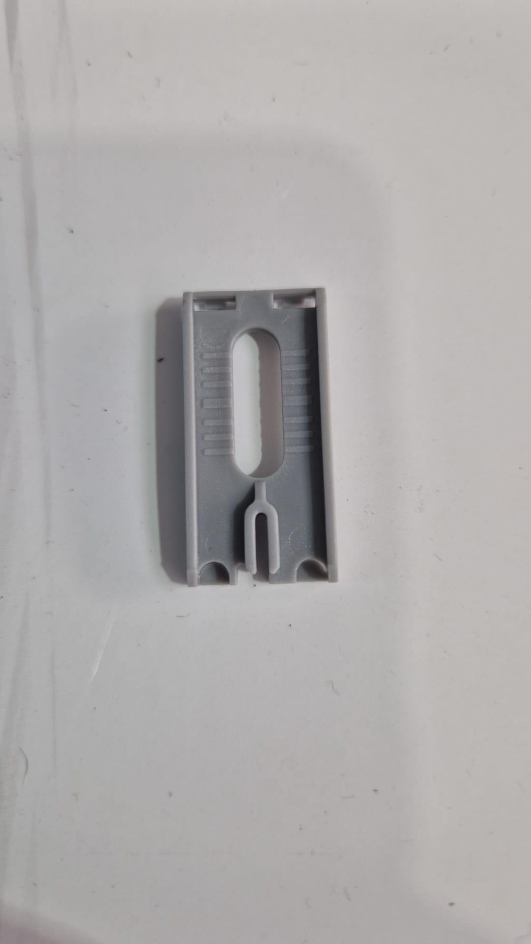 0000576 SİNYAL PLASTİĞİ ESKİ TİP GRİ BÜYÜK LASSER SİNYAL PLASTİĞİ ESKİ TİP GRİ BÜYÜK - Görsel 1